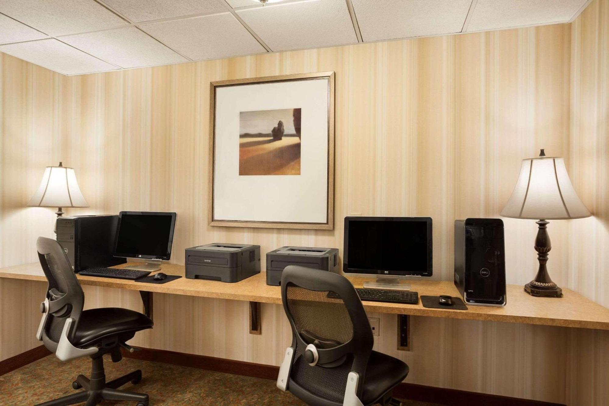Four Points By Sheraton Bedford Manchester Airport Экстерьер фото