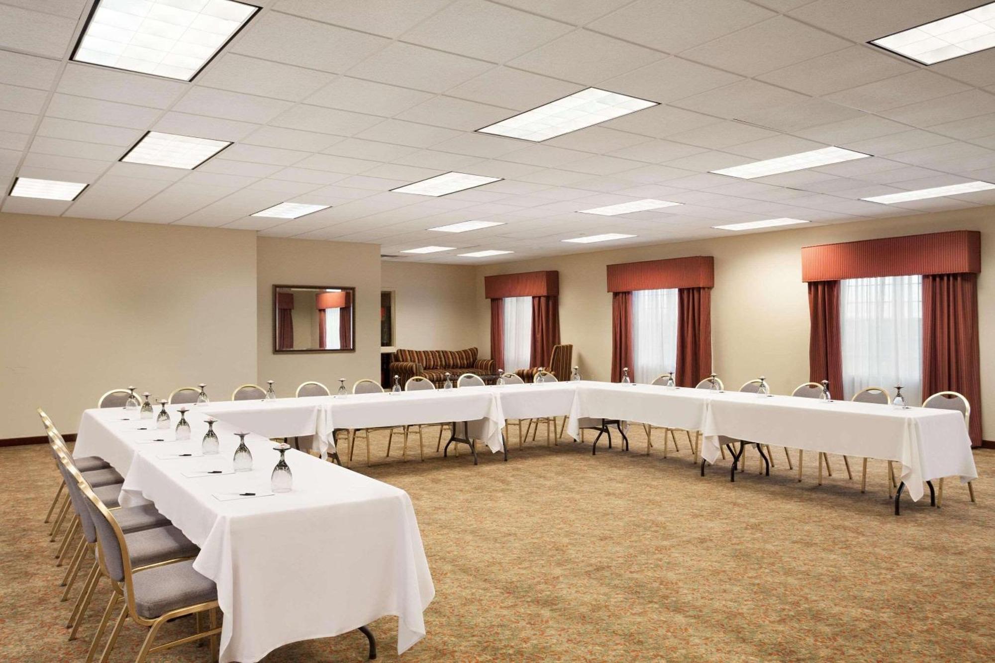 Four Points By Sheraton Bedford Manchester Airport Экстерьер фото