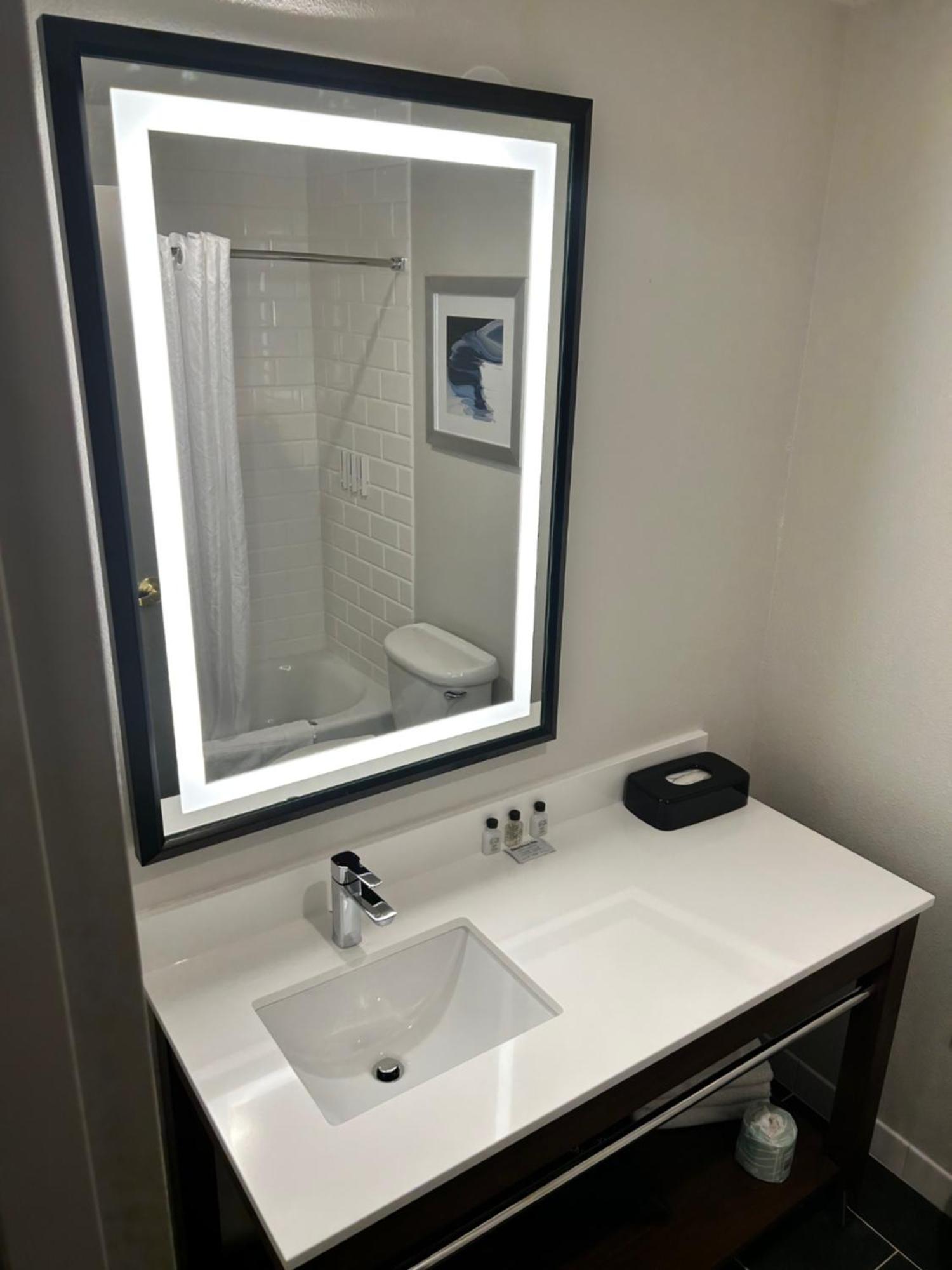 Four Points By Sheraton Bedford Manchester Airport Экстерьер фото