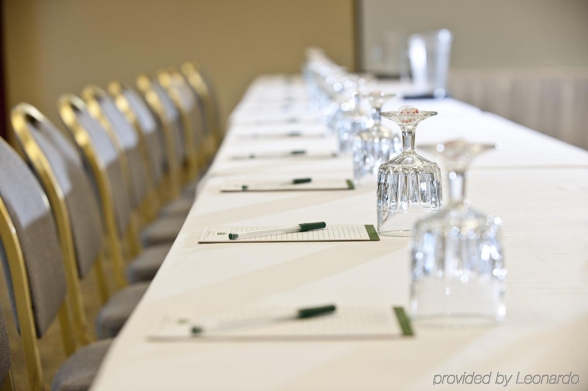 Four Points By Sheraton Bedford Manchester Airport Удобства фото